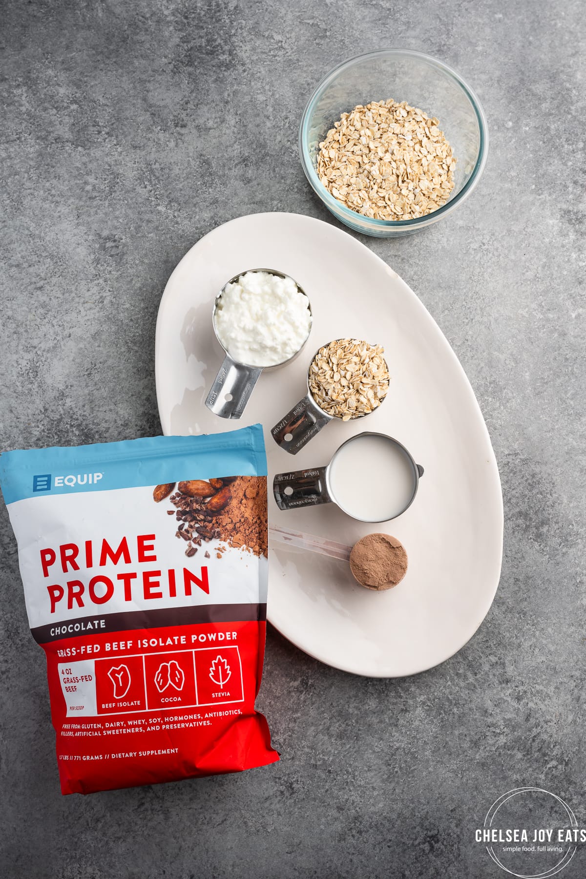 Ingredeints for easy chocolate protein overnight oats with cottage cheese